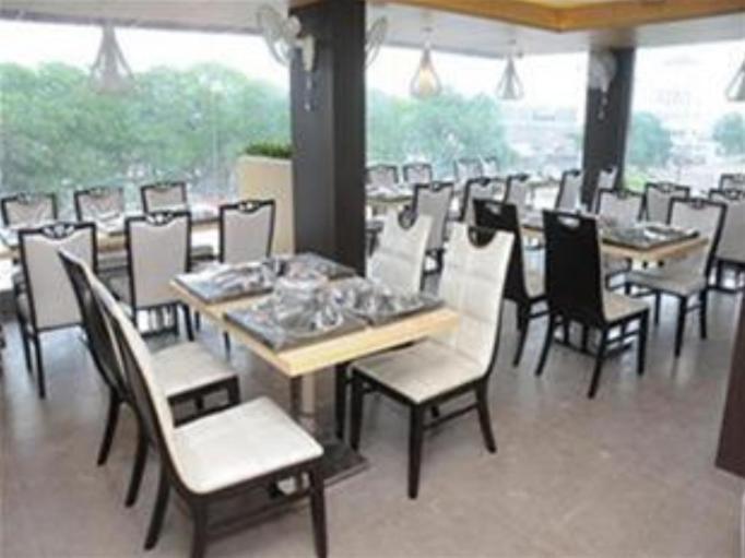 Royal Inn Ankleshwar Exterior foto